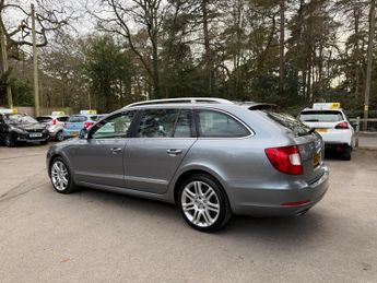 Skoda Superb 2.0 TDI Elegance DSG Euro 5 5dr