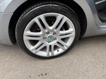 Skoda Superb 2.0 TDI Elegance DSG Euro 5 5dr