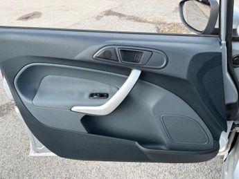 Ford Fiesta 1.4 Zetec 5dr