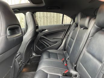 Mercedes-Benz A Class 2.1 A220d AMG Line (Premium Plus) 7G-DCT 4MATIC Euro 6 (s/s) 5dr