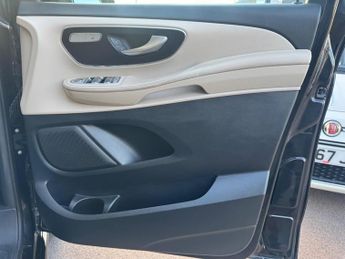 Mercedes-Benz V Class 2.0 V300d AMG Line G-Tronic+ Euro 6 (s/s) 5dr LWB