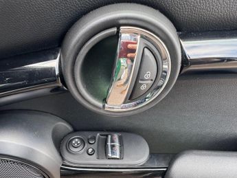 MINI Electric Hatch Cooper SE 32.6kWh Level 2 Hatchback 3dr Electric Auto (184 ps)