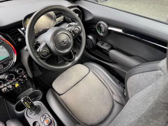 MINI Electric Hatch Cooper SE 32.6kWh Level 2 Hatchback 3dr Electric Auto (184 ps)