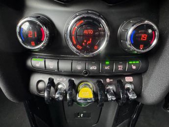 MINI Electric Hatch Cooper SE 32.6kWh Level 2 Hatchback 3dr Electric Auto (184 ps)