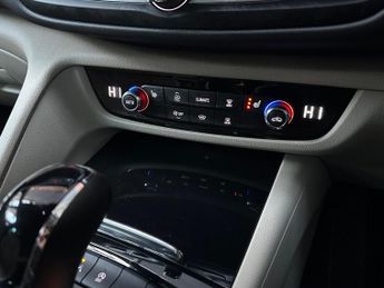 Vauxhall Insignia 2.0 Turbo D BlueInjection Elite Nav Sports Tourer Auto Euro 6 (s