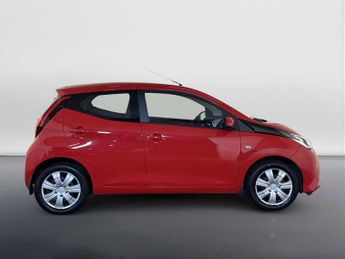 Toyota AYGO 1.0 VVT-i x-play Hatchback 5dr Petrol x-shift Euro 6 (71 ps)
