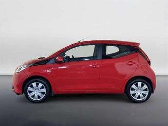 Toyota AYGO 1.0 VVT-i x-play Hatchback 5dr Petrol x-shift Euro 6 (71 ps)