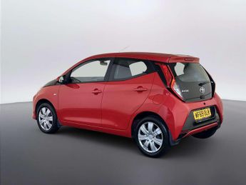 Toyota AYGO 1.0 VVT-i x-play Hatchback 5dr Petrol x-shift Euro 6 (71 ps)