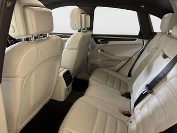 Porsche Macan 2.0T SUV 5dr Petrol PDK 4WD Euro 6 (s/s) (252 ps)