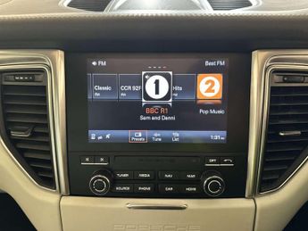 Porsche Macan 2.0T SUV 5dr Petrol PDK 4WD Euro 6 (s/s) (252 ps)