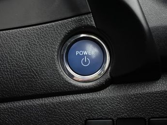 Toyota Auris 1.8 VVT-h Design CVT Euro 6 (s/s) 5dr (Safety Sense)