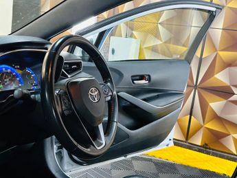 Toyota Corolla 2.0 VVT-h Trek Special Edition Touring Sports CVT Euro 6 (s/s) 5