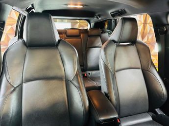 Toyota Corolla 2.0 VVT-h Trek Special Edition Touring Sports CVT Euro 6 (s/s) 5