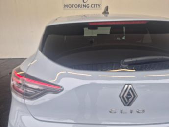 Renault Clio 1.6 E-TECH techno Auto Euro 6 (s/s) 5dr