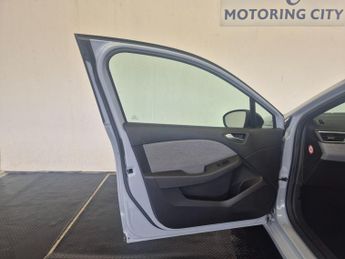 Renault Clio 1.6 E-TECH techno Auto Euro 6 (s/s) 5dr