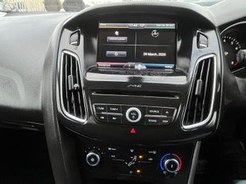 Ford Focus 1.0T EcoBoost Zetec Euro 6 (s/s) 5dr