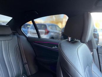 BMW 5 Series 3.0 530d MHT M Sport Saloon 4dr Diesel Hybrid Steptronic xDrive 