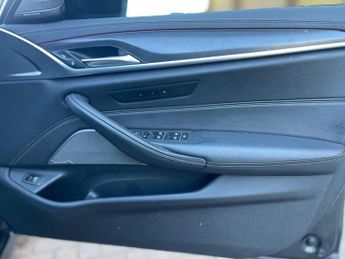 BMW 5 Series 3.0 530d MHT M Sport Saloon 4dr Diesel Hybrid Steptronic xDrive 