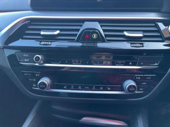 BMW 5 Series 3.0 530d MHT M Sport Saloon 4dr Diesel Hybrid Steptronic xDrive 