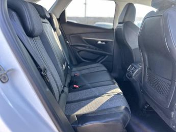 Peugeot 3008 1.2 PureTech Allure EAT Euro 6 (s/s) 5dr