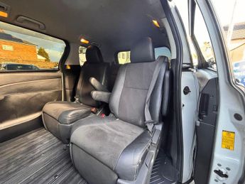 Toyota Estima Aeras G 