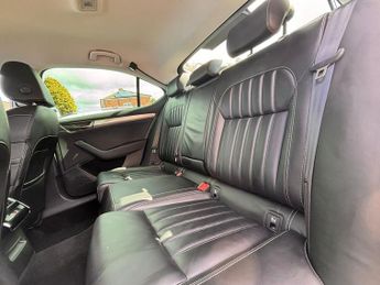 Skoda Superb 1.6 TDI SE Technology Hatchback 5dr Diesel DSG Euro 6 (s/s) (120