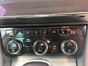 Skoda Superb 1.6 TDI SE Technology Hatchback 5dr Diesel DSG Euro 6 (s/s) (120