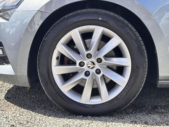 Skoda Superb 1.6 TDI SE Technology Hatchback 5dr Diesel DSG Euro 6 (s/s) (120