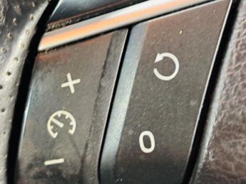 Volvo XC90 2.4 D5 R-Design SE Geartronic AWD 5dr