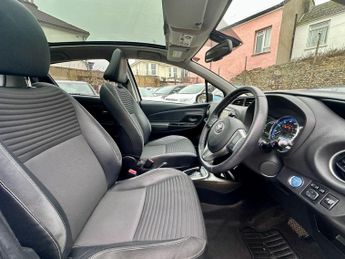 Toyota Yaris 1.5 VVT-h Excel E-CVT Euro 6 5dr (15in Alloy)