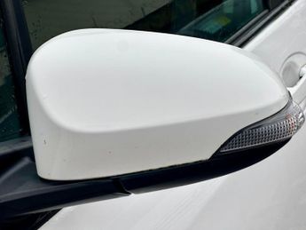 Toyota Yaris 1.5 VVT-h Excel E-CVT Euro 6 5dr (15in Alloy)