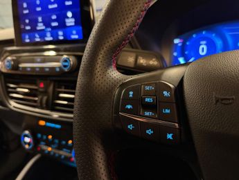 Ford Kuga 2.5 EcoBoost Duratec 14.4kWh ST-Line CVT Euro 6 (s/s) 5dr