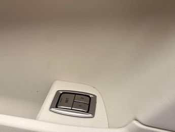 Jaguar XF 3.0d V6 Portfolio Auto Euro 5 4dr