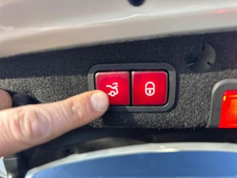 Mercedes-Benz C Class 2.0 C200 Sport (Premium) G-Tronic+ Euro 6 (s/s) 4dr