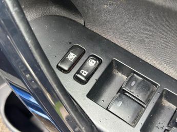 Toyota Auris 1.8 VVT-h Business Edition CVT Euro 6 (s/s) 5dr