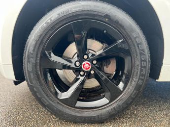 Jaguar F-PACE 2.0 D180 R-Sport Auto AWD Euro 6 (s/s) 5dr