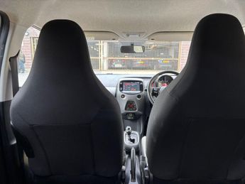 Toyota AYGO 1.0 VVT-i x-trend Funroof x-shift Euro 6 5dr