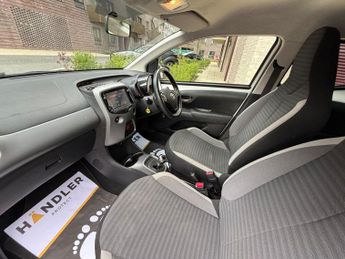 Toyota AYGO 1.0 VVT-i x-trend Funroof x-shift Euro 6 5dr