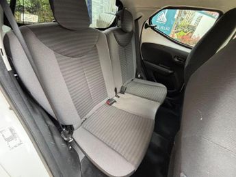 Toyota AYGO 1.0 VVT-i x-trend Funroof x-shift Euro 6 5dr