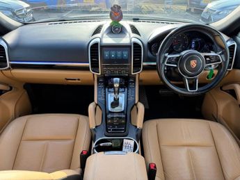 Porsche Cayenne 3.0 TD V6 TiptronicS 4WD Euro 6 (s/s) 5dr