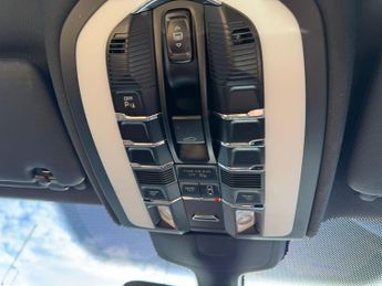 Porsche Cayenne 3.0 TD V6 TiptronicS 4WD Euro 6 (s/s) 5dr