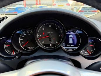 Porsche Cayenne 3.0 TD V6 TiptronicS 4WD Euro 6 (s/s) 5dr
