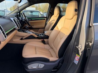 Porsche Cayenne 3.0 TD V6 TiptronicS 4WD Euro 6 (s/s) 5dr