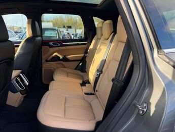 Porsche Cayenne 3.0 TD V6 TiptronicS 4WD Euro 6 (s/s) 5dr