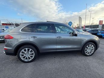 Porsche Cayenne 3.0 TD V6 TiptronicS 4WD Euro 6 (s/s) 5dr