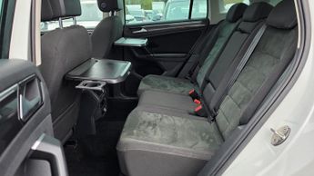 Volkswagen Tiguan 2.0 TDI BlueMotion Tech SEL DSG 4Motion Euro 6 (s/s) 5dr