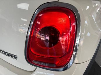 MINI Hatch 1.5 Cooper Auto Euro 6 (s/s) 3dr
