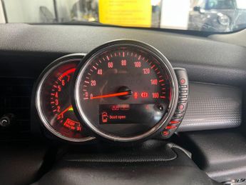 MINI Hatch 1.5 Cooper Auto Euro 6 (s/s) 3dr