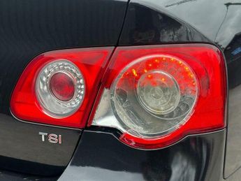 Volkswagen Passat 1.8 TSI Highline Tiptronic Euro 4 4dr