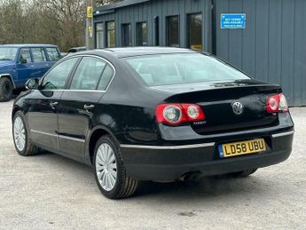 Volkswagen Passat 1.8 TSI Highline Tiptronic Euro 4 4dr